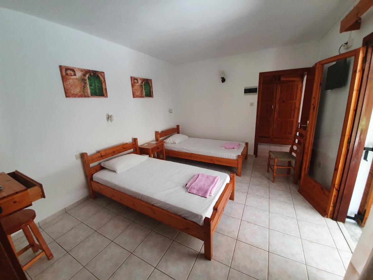 Dionisos Studios And Apts Skiathos Koukounaries Extérieur photo