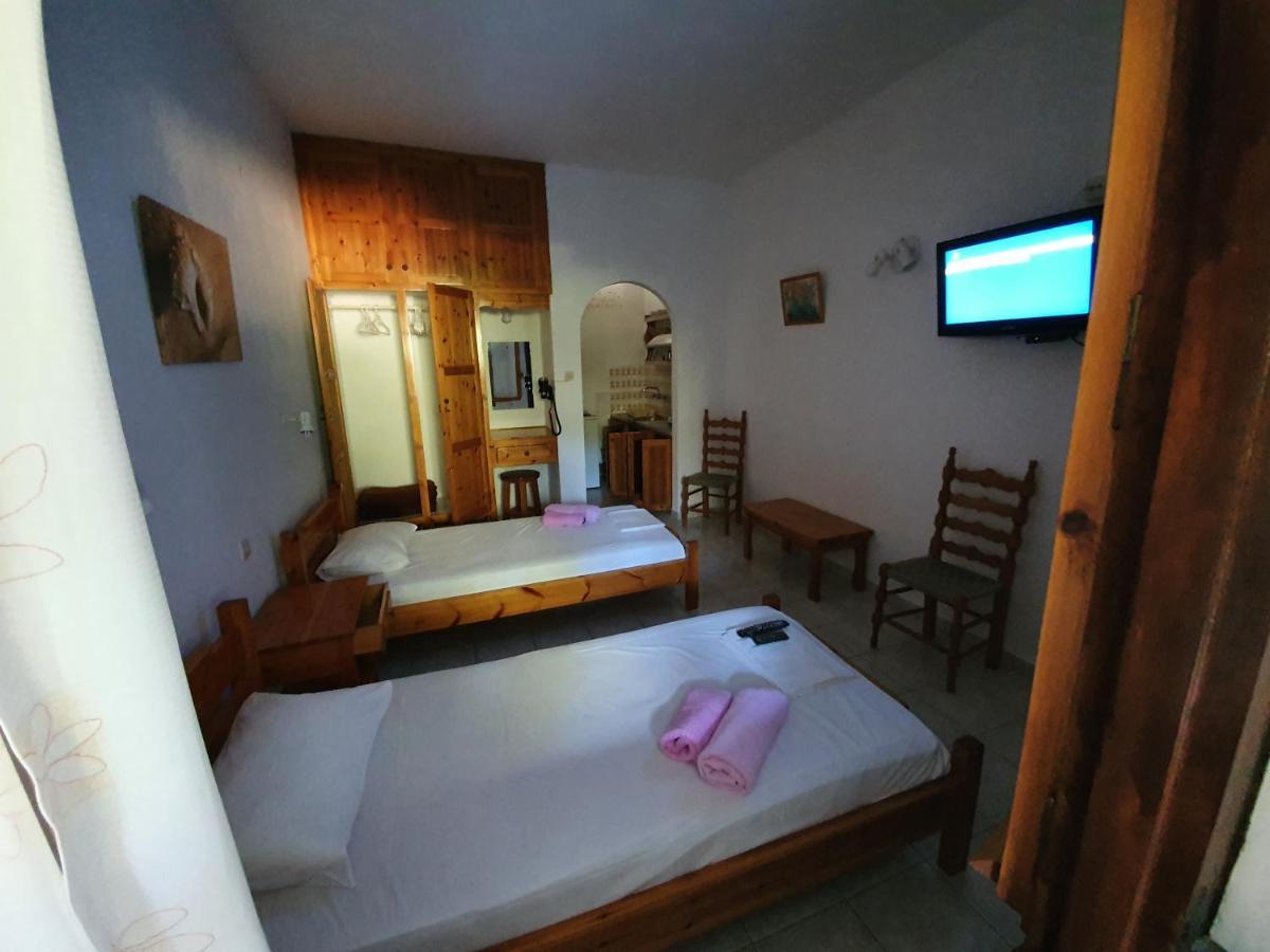 Dionisos Studios And Apts Skiathos Koukounaries Extérieur photo